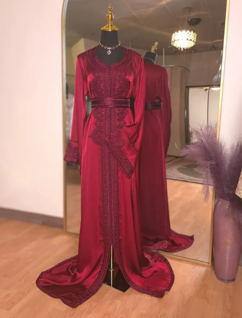 Caftan Satin Burgundy (M)
